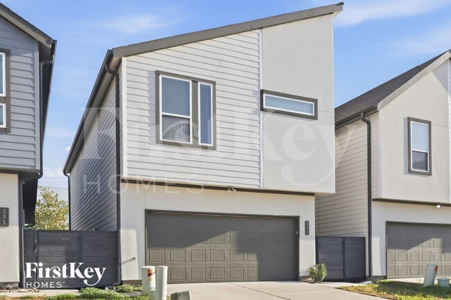 341 N Centro Cir