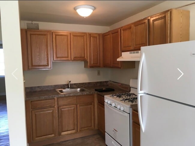 Building Photo - Beautiful 3 Bedroom House for Rent!! (Section 8 accepted)