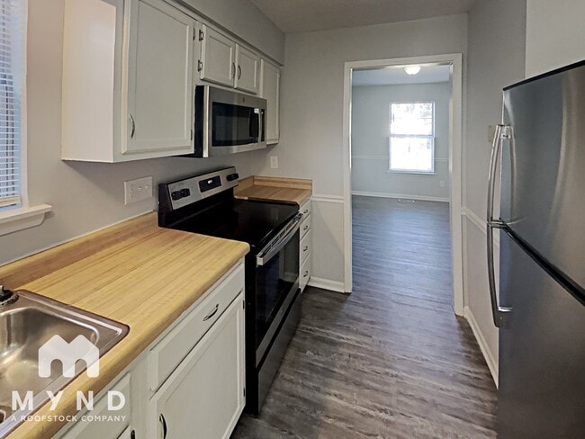 Photo - 915 Horton Rd