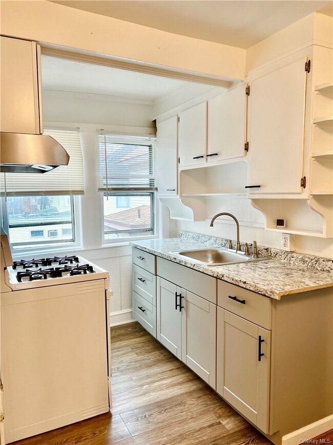 1 Dewitt St