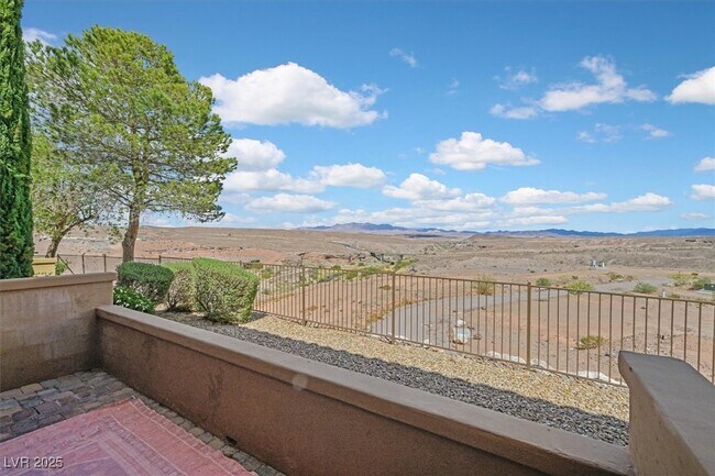 Photo - 31 Via Mantova Unit 2