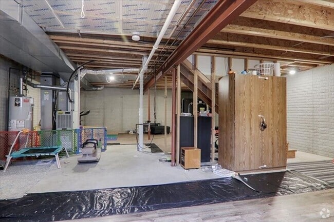 Building Photo - 1810 Vladimir Dr Rental