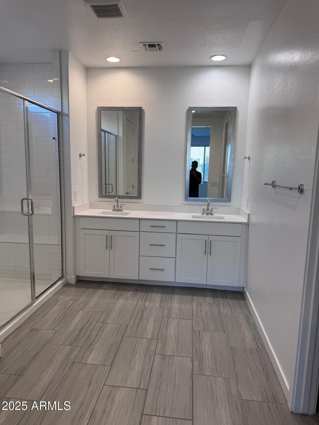 Photo - 80 E Elmwood Pl