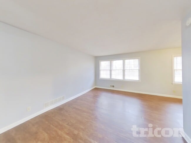 Photo - 4076 Parkway Cir NW