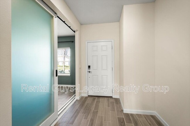 Photo - 400 Bloomfield Wy