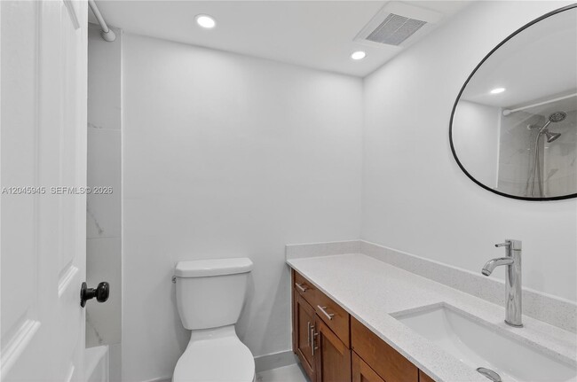 Photo - 1520 NE 56th St Unit 8