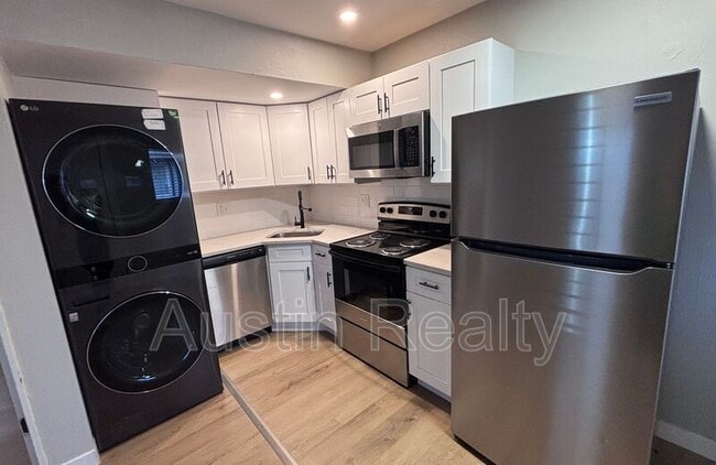 Building Photo - 4160 Folsom Ave Unit E