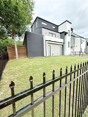 Photo - 4260 Rosewood Ave House