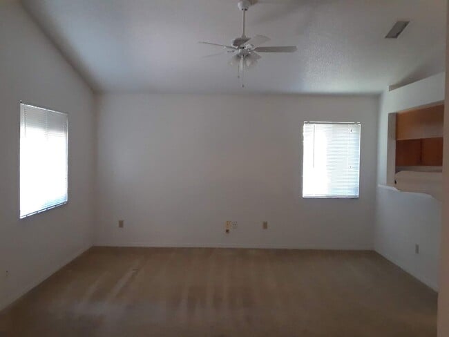 Photo - Lovely 3 Bedroom 2 Bathroom HOME!!!