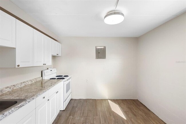 Photo - 901 Colyer St