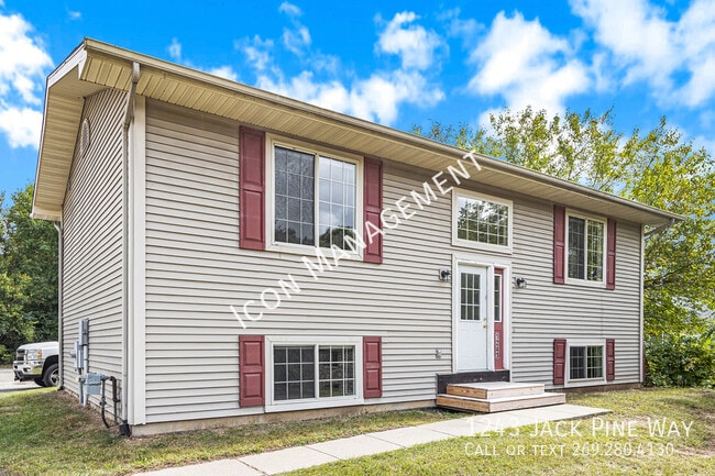 Building Photo - 1243 Jack Pine Way