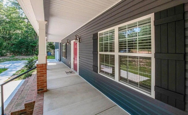 Photo - 525 Ramsey Rd