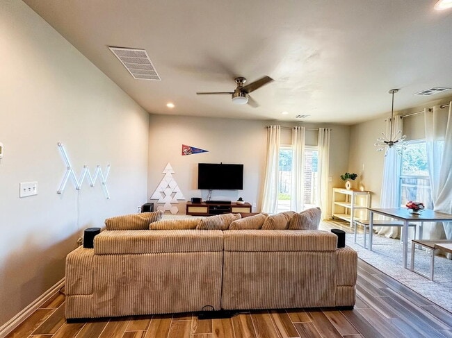 Photo - 3 Bed 2 Bath in NW OKC