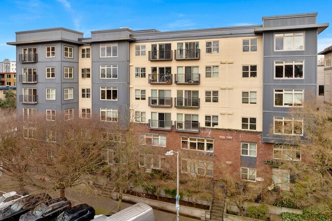 Photo - Top-Floor Studio with Stunning Views in Capitol Hill Unit 623