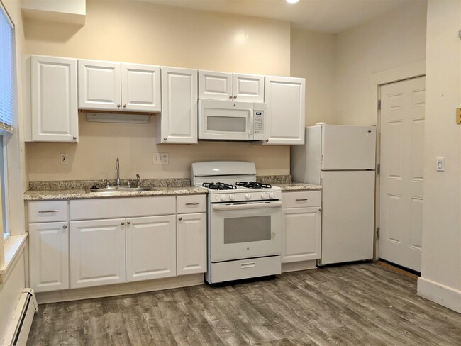Photo - 8 Evergreen Sq Apartments Unit 1