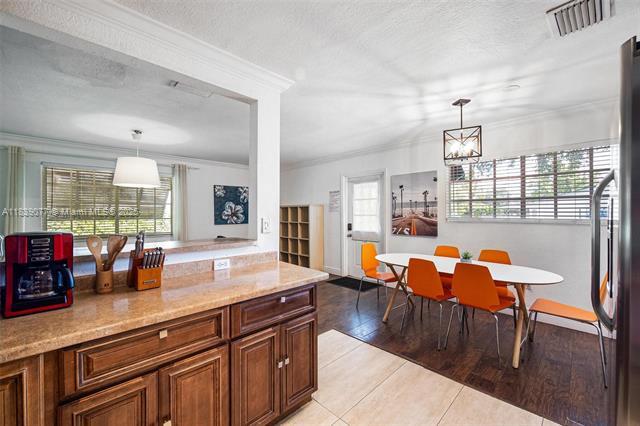 Photo - 234 NW 47th St