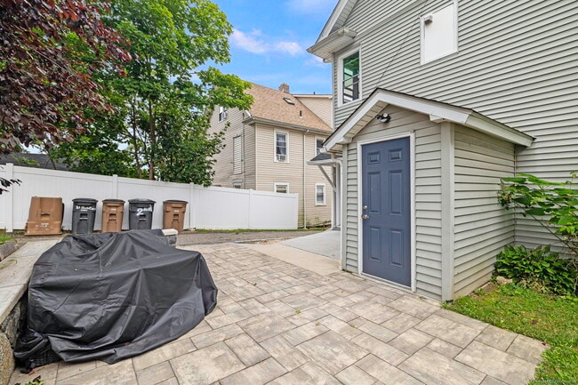 Photo - 21 Quintard Terrace Unit 2nd Floor