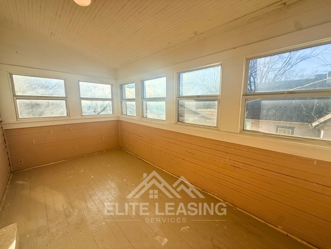 Photo - Spacious 2-Bedroom Home with Bonus Room & Sunroom