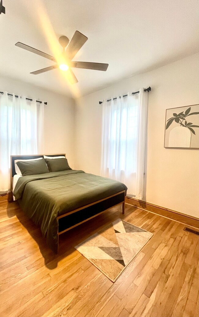 Photo - 109 W Wanola Ave