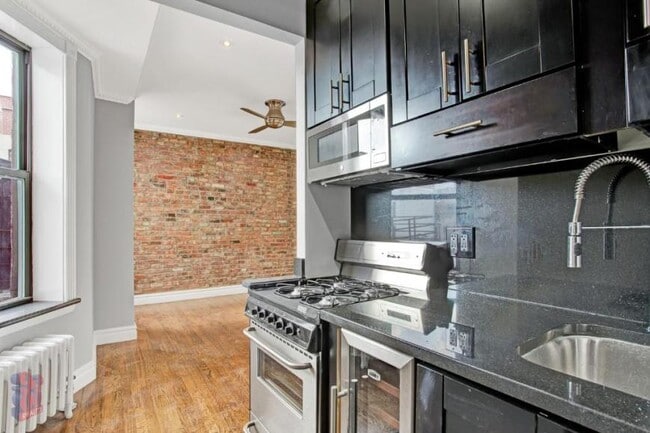 Building Photo - 1 bedroom in New York NY 10009 Unit 30 Rental