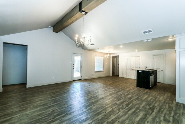 First full month's rent free! Luxury Duplexes In Cooper District