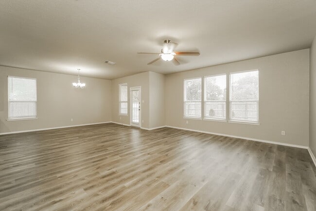 Photo - 20107 Silver Strm