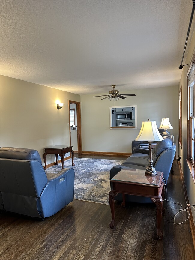 Photo - 891 Parkway Dr