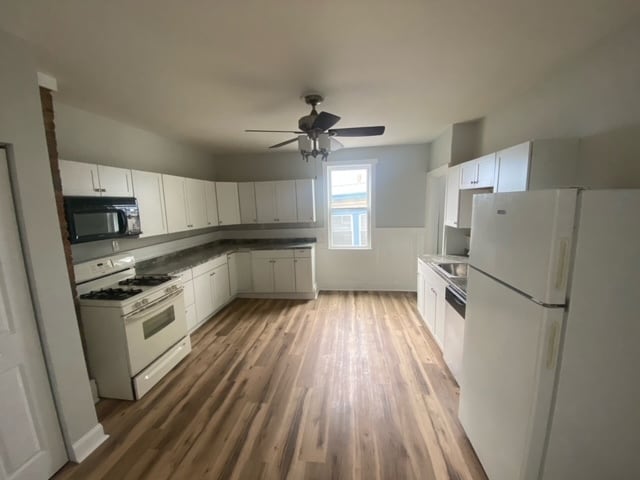 Kitchen - 1350 Herman St Unit FRONT