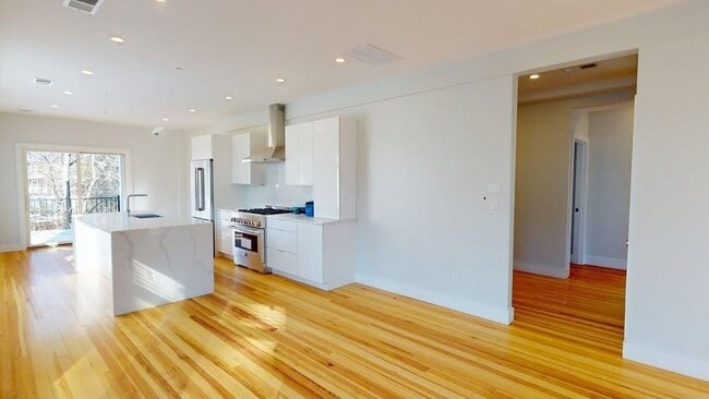 Photo - 179 Appleton St Unit 2