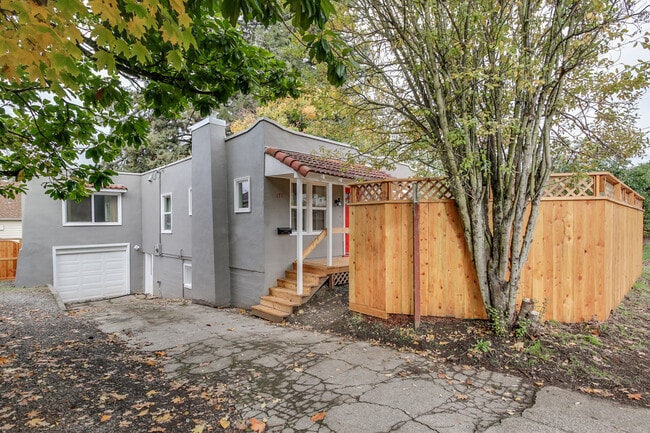 Building Photo - Wonderful 3-Bedroom, 2-Bath Home With a Basement!