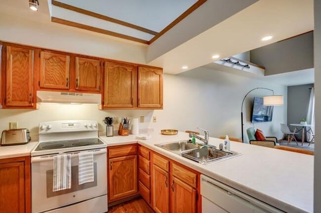 Photo - Timber Bluff