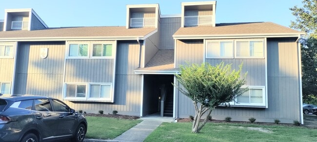 Building Photo - 10301 N Kings Hwy Unit 11-5 Rental