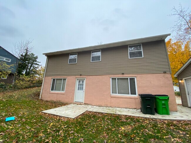 Photo - 571 Grayton Rd Casa