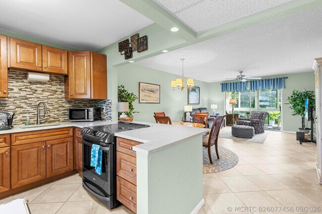 Building Photo - 7797 Golf Cir Dr Unit 303