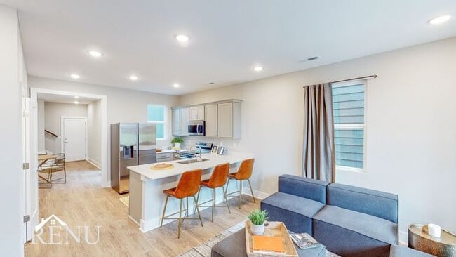 Photo - 2351 E 19th St