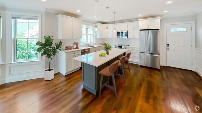 Building Photo - 45 Juniper St Unit 1 Rental