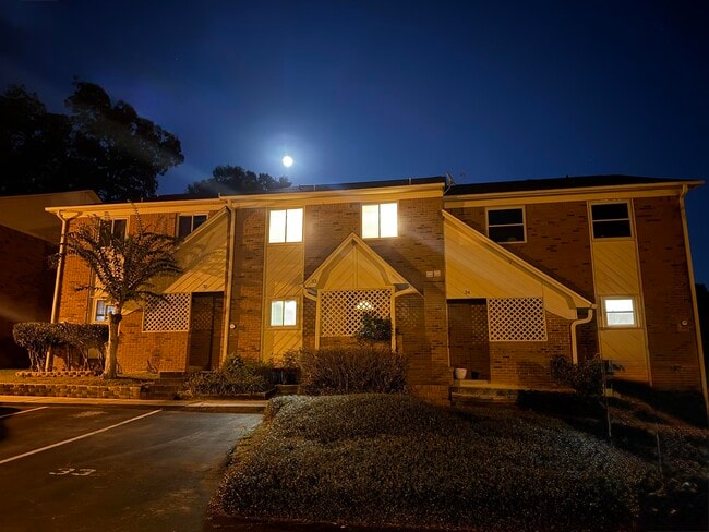 Photo - 3207 Shamrock St E