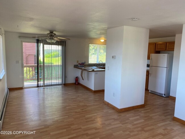 Photo - 3051 Crest Ave