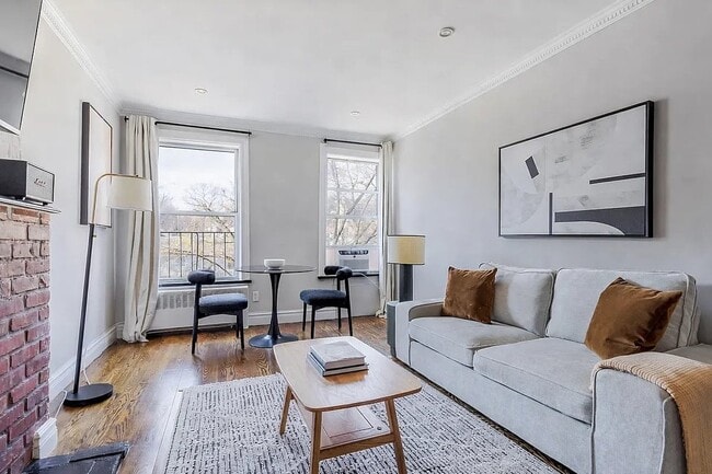 Building Photo - 122 Christopher St