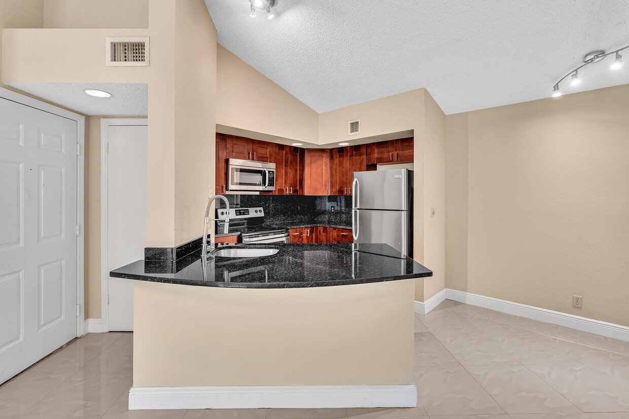 Photo - 3370 Pinewalk Dr N (Margate, FL)