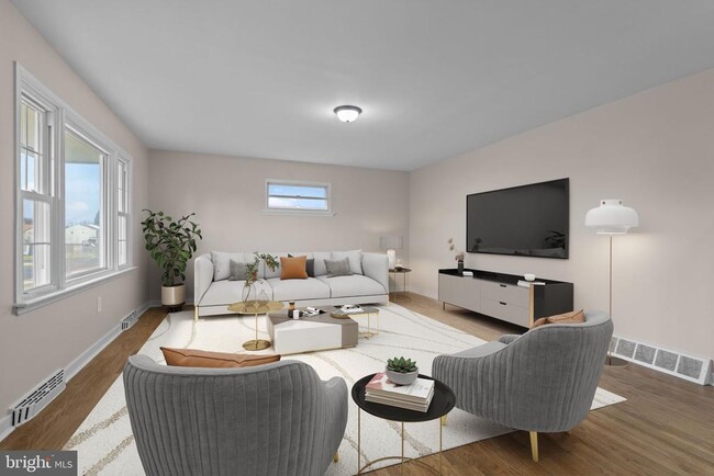 Photo - 131 Kipling Dr