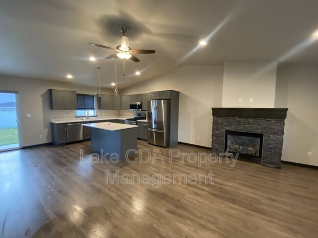 Building Photo - 12397 N Cavanaugh Dr