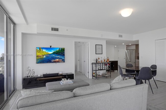 Photo - 13800 Highland Dr Unit 606