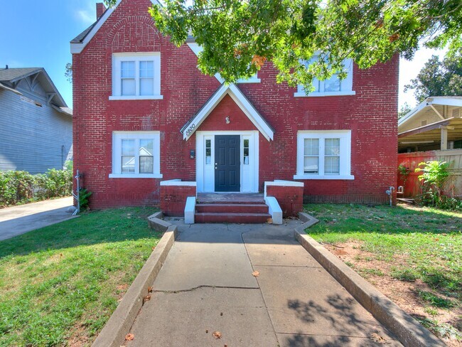 Building Photo - 1820 NW 11th St Rental