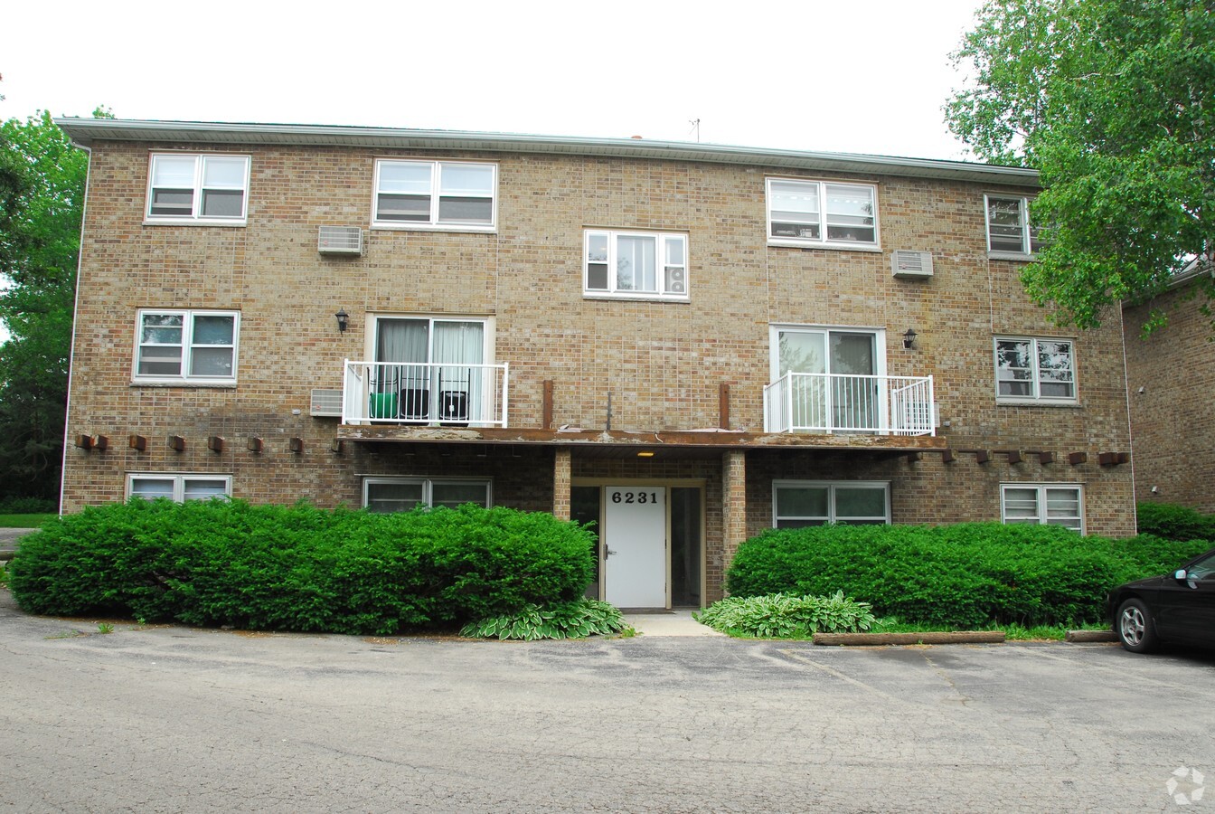 Building - Landl Apartments
