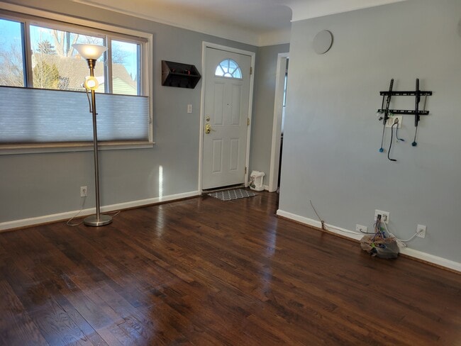 Photo - 3711 Hunter Ave