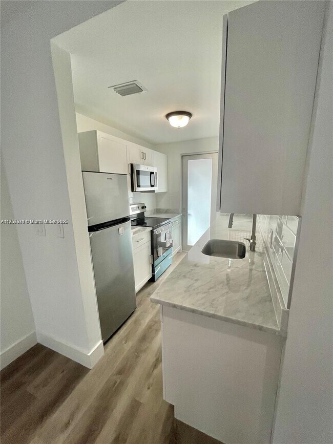 Photo - 3931 Garden Ave Unit 3931