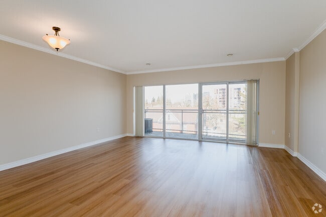 2BR, 2BA - 1,130SF - Living & Dining Room