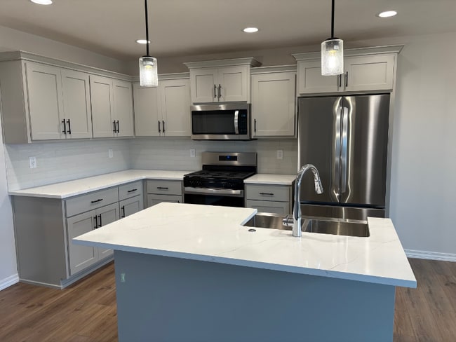 Photo - 896 S Silverwood Ln