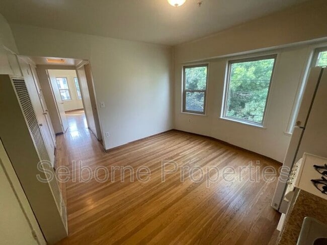 Photo - 518 41st St